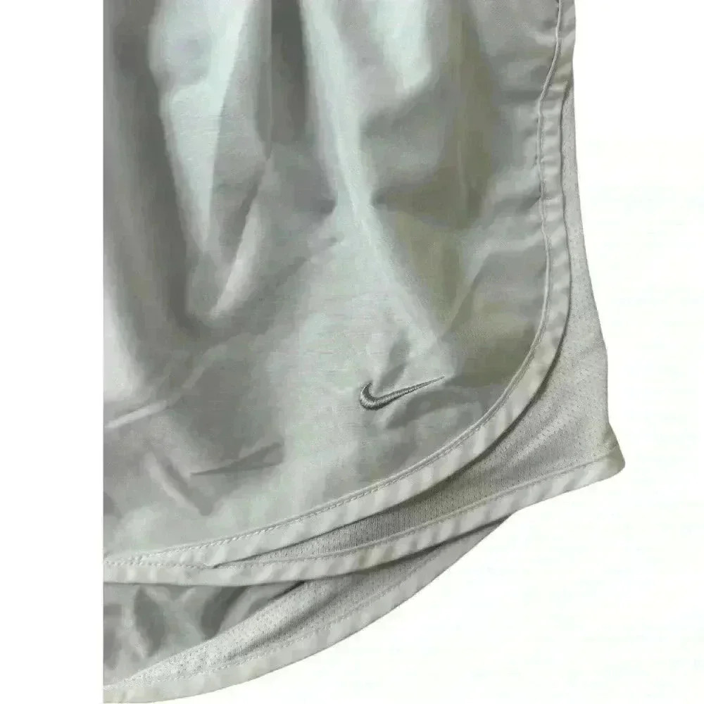 Nike Dri-Fit Womens Gray Shorts Size Medium - Picture 2 of 6